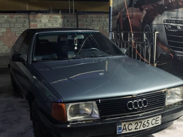 Серый Ауди 100, объемом двигателя 2 л и пробегом 322 тыс. км за 1700 $, фото 2 на Automoto.ua