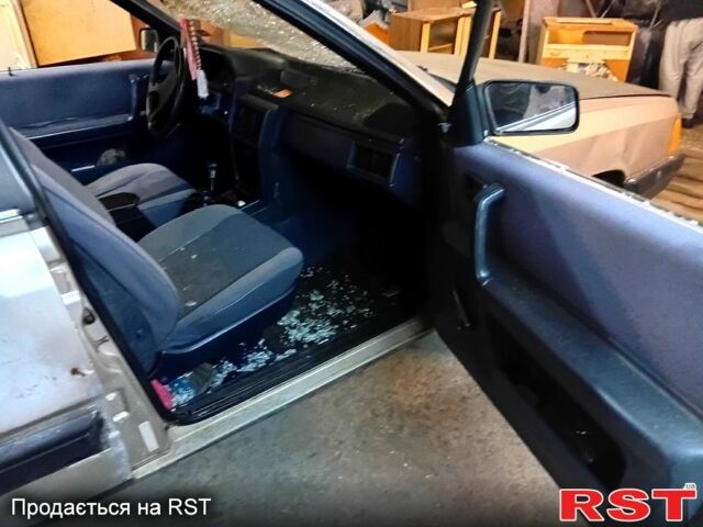 Сірий Ауді 100, об'ємом двигуна 2.3 л та пробігом 300 тис. км за 480 $, фото 1 на Automoto.ua