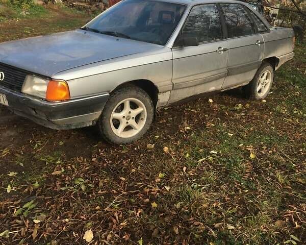 Серый Ауди 100, объемом двигателя 1.8 л и пробегом 50 тыс. км за 1100 $, фото 5 на Automoto.ua