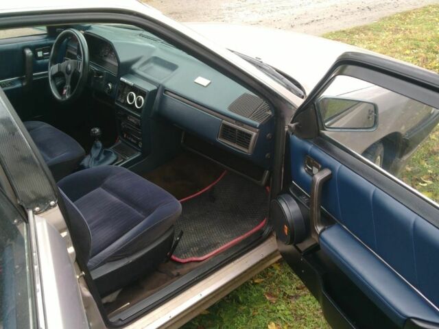 Серый Ауди 100, объемом двигателя 2.2 л и пробегом 400 тыс. км за 3400 $, фото 6 на Automoto.ua