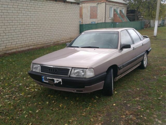 Серый Ауди 100, объемом двигателя 2.2 л и пробегом 400 тыс. км за 3400 $, фото 4 на Automoto.ua