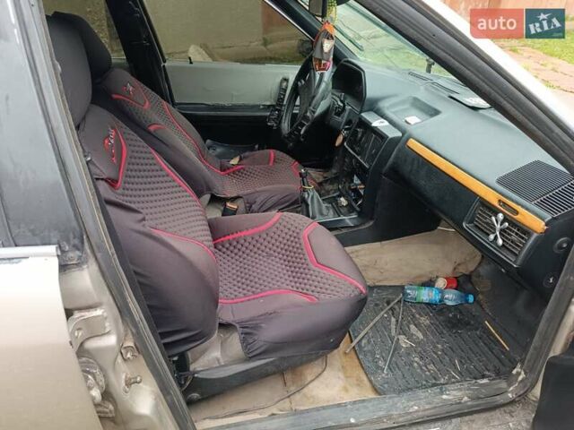 Сірий Ауді 100, об'ємом двигуна 1.8 л та пробігом 365 тис. км за 300 $, фото 1 на Automoto.ua