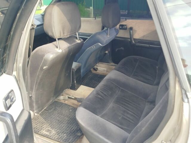 Серый Ауди 100, объемом двигателя 2 л и пробегом 300 тыс. км за 1000 $, фото 5 на Automoto.ua