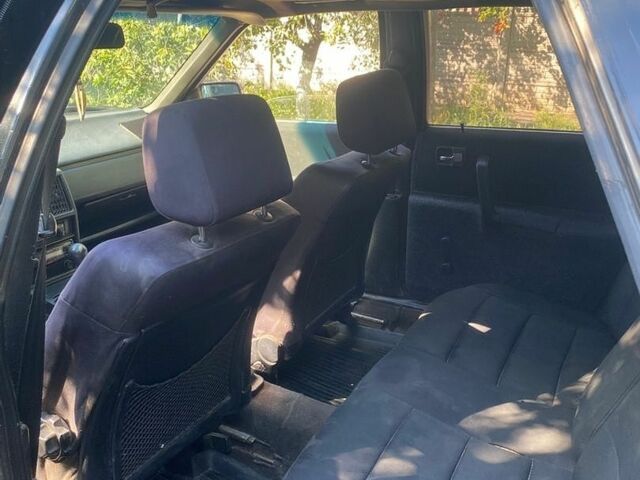 Сірий Ауді 100, об'ємом двигуна 1.9 л та пробігом 376 тис. км за 725 $, фото 4 на Automoto.ua