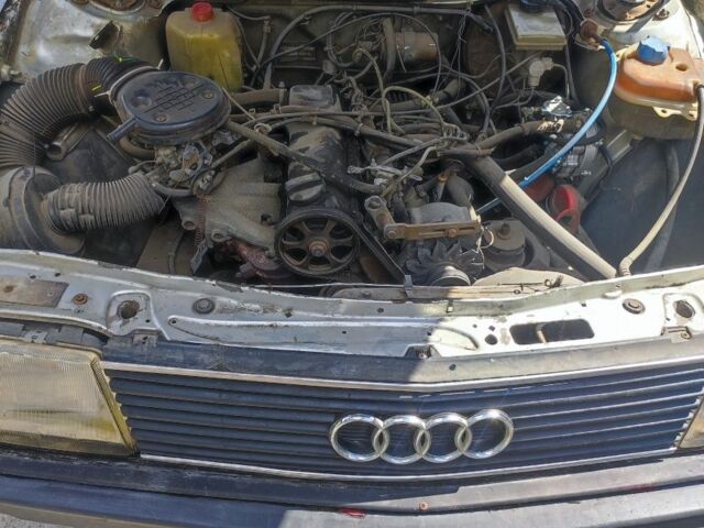 Серый Ауди 100, объемом двигателя 1.8 л и пробегом 370 тыс. км за 1200 $, фото 4 на Automoto.ua