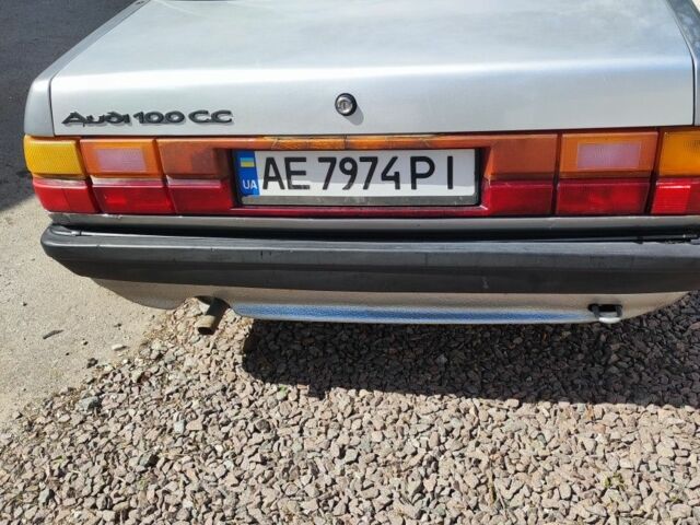 Серый Ауди 100, объемом двигателя 1.8 л и пробегом 370 тыс. км за 1200 $, фото 2 на Automoto.ua