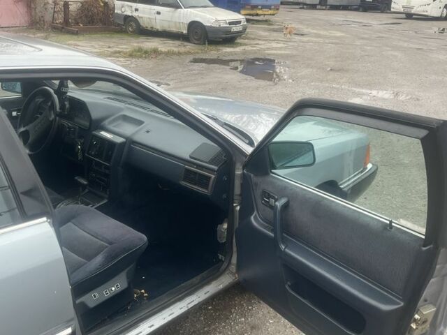 Сірий Ауді 100, об'ємом двигуна 2.1 л та пробігом 352 тис. км за 2500 $, фото 3 на Automoto.ua