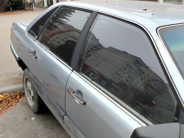 Серый Ауди 100, объемом двигателя 1.8 л и пробегом 420 тыс. км за 850 $, фото 2 на Automoto.ua