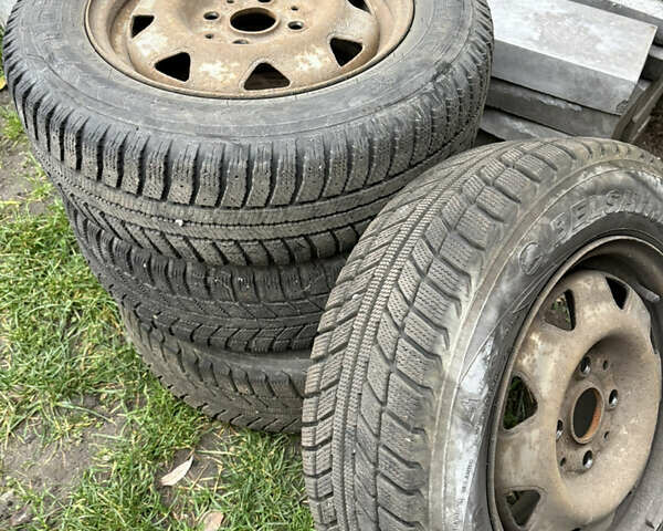 Серый Ауди 100, объемом двигателя 2.21 л и пробегом 400 тыс. км за 1500 $, фото 2 на Automoto.ua