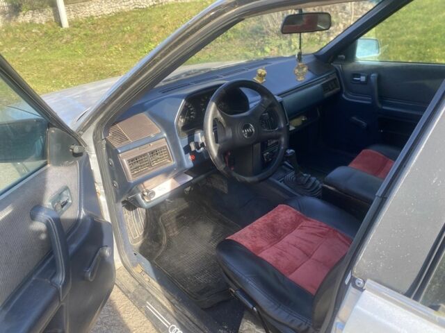 Серый Ауди 100, объемом двигателя 1.8 л и пробегом 290 тыс. км за 1500 $, фото 10 на Automoto.ua