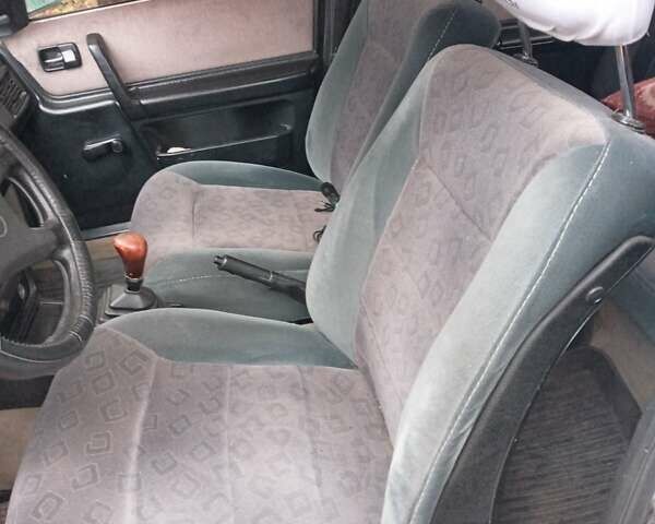 Серый Ауди 100, объемом двигателя 1.99 л и пробегом 340 тыс. км за 2015 $, фото 5 на Automoto.ua