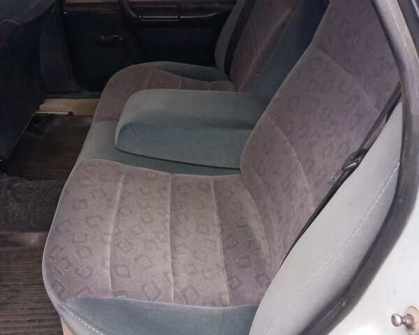 Серый Ауди 100, объемом двигателя 1.99 л и пробегом 340 тыс. км за 2015 $, фото 4 на Automoto.ua