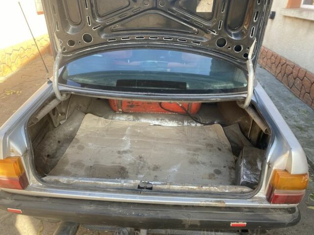 Серый Ауди 100, объемом двигателя 1.8 л и пробегом 290 тыс. км за 1500 $, фото 13 на Automoto.ua