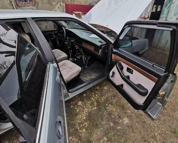 Серый Ауди 100, объемом двигателя 1.99 л и пробегом 500 тыс. км за 1000 $, фото 6 на Automoto.ua