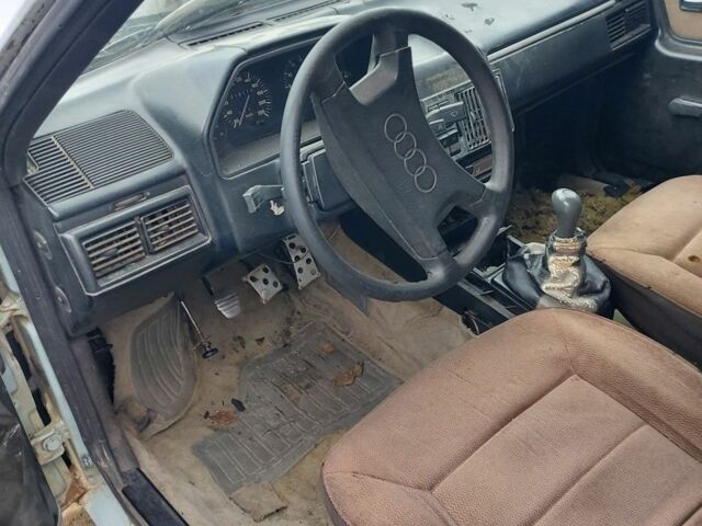 Серый Ауди 100, объемом двигателя 1.8 л и пробегом 120 тыс. км за 100 $, фото 5 на Automoto.ua