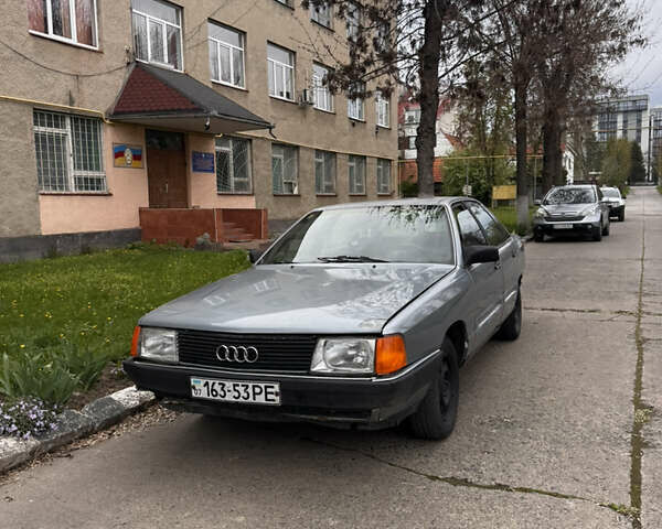 Сірий Ауді 100, об'ємом двигуна 2.3 л та пробігом 300 тис. км за 800 $, фото 1 на Automoto.ua
