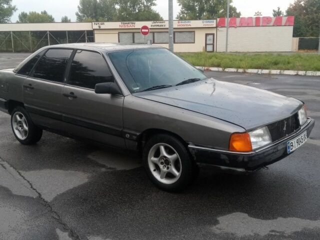 Сірий Ауді 100, об'ємом двигуна 1.8 л та пробігом 300 тис. км за 1000 $, фото 5 на Automoto.ua