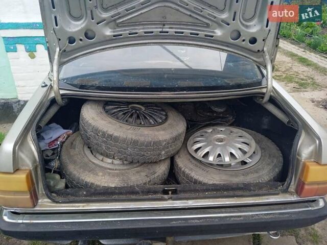 Сірий Ауді 100, об'ємом двигуна 2.5 л та пробігом 190 тис. км за 723 $, фото 1 на Automoto.ua