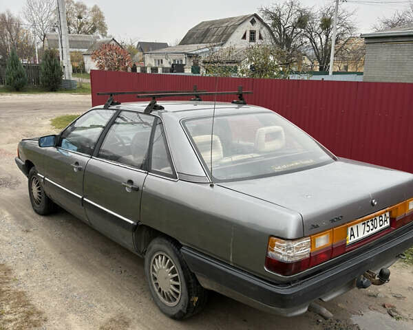 Серый Ауди 100, объемом двигателя 2.21 л и пробегом 400 тыс. км за 1500 $, фото 6 на Automoto.ua