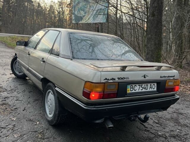 Серый Ауди 100, объемом двигателя 2 л и пробегом 300 тыс. км за 1850 $, фото 5 на Automoto.ua