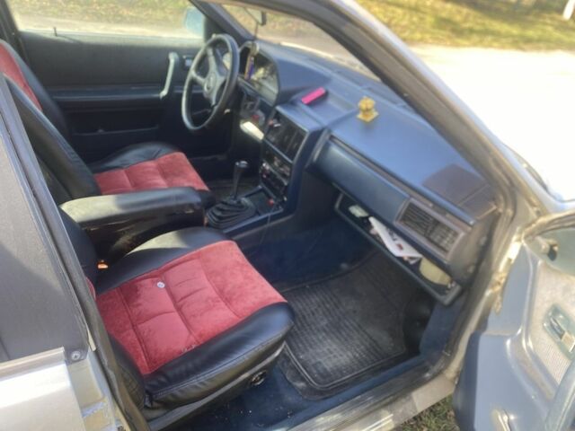 Серый Ауди 100, объемом двигателя 1.8 л и пробегом 290 тыс. км за 1500 $, фото 11 на Automoto.ua