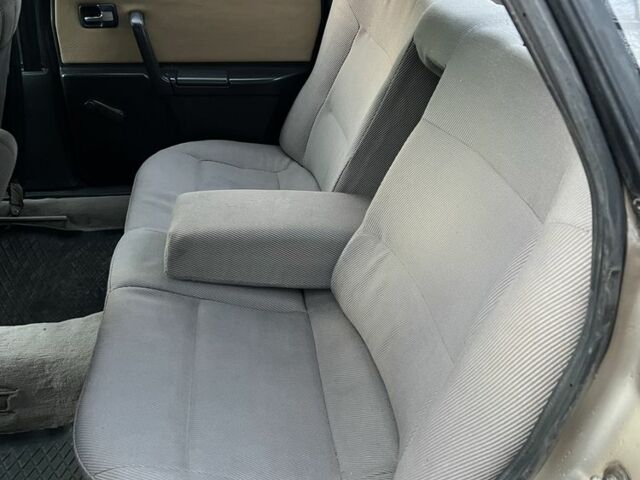 Серый Ауди 100, объемом двигателя 2 л и пробегом 300 тыс. км за 1850 $, фото 9 на Automoto.ua