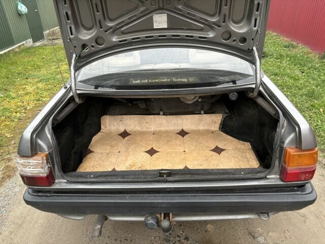 Серый Ауди 100, объемом двигателя 2.2 л и пробегом 400 тыс. км за 1500 $, фото 10 на Automoto.ua