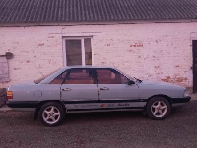 Серый Ауди 100, объемом двигателя 2 л и пробегом 340 тыс. км за 2619 $, фото 4 на Automoto.ua