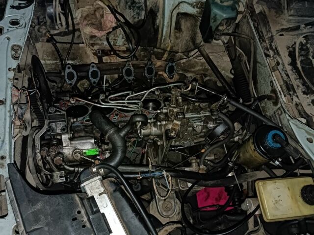 Серый Ауди 100, объемом двигателя 2 л и пробегом 300 тыс. км за 284 $, фото 4 на Automoto.ua