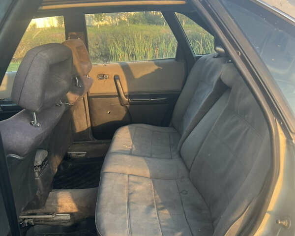 Серый Ауди 100, объемом двигателя 2 л и пробегом 200 тыс. км за 550 $, фото 4 на Automoto.ua