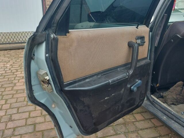 Серый Ауди 100, объемом двигателя 1.8 л и пробегом 120 тыс. км за 100 $, фото 4 на Automoto.ua