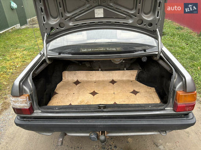 Серый Ауди 100, объемом двигателя 2.21 л и пробегом 400 тыс. км за 1500 $, фото 7 на Automoto.ua