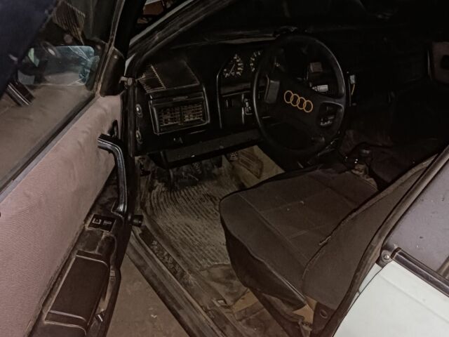 Серый Ауди 100, объемом двигателя 2 л и пробегом 300 тыс. км за 284 $, фото 7 на Automoto.ua