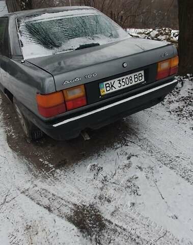 Сірий Ауді 100, об'ємом двигуна 2.2 л та пробігом 250 тис. км за 1200 $, фото 4 на Automoto.ua