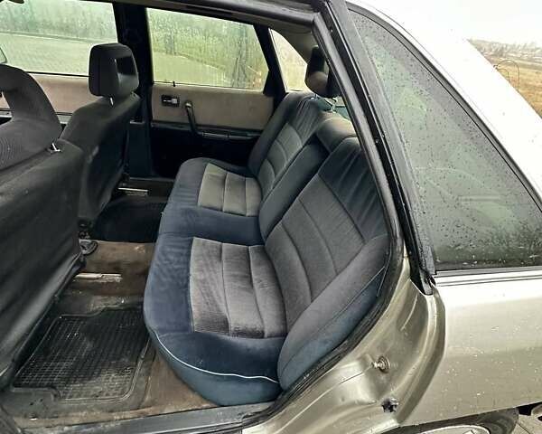 Серый Ауди 100, объемом двигателя 1.8 л и пробегом 320 тыс. км за 1299 $, фото 7 на Automoto.ua