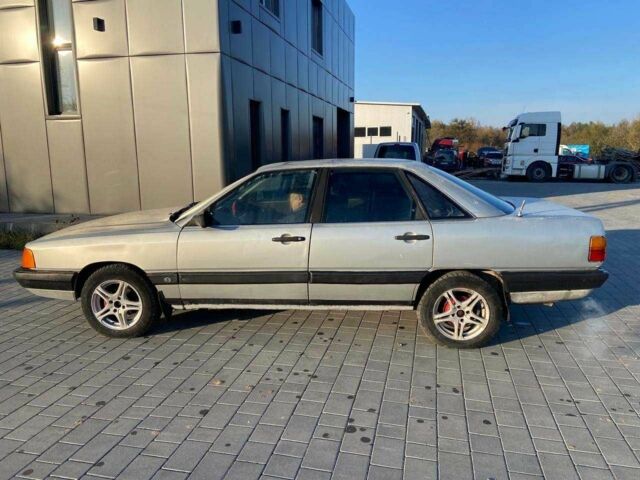 Серый Ауди 100, объемом двигателя 2 л и пробегом 382 тыс. км за 850 $, фото 4 на Automoto.ua