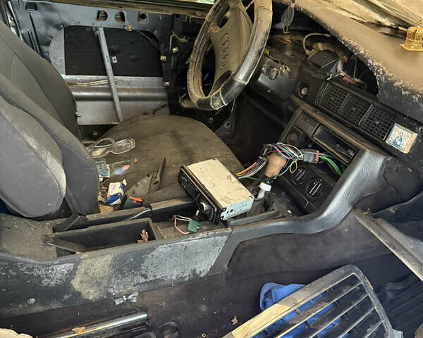 Сірий Ауді 100, об'ємом двигуна 1.98 л та пробігом 400 тис. км за 350 $, фото 3 на Automoto.ua