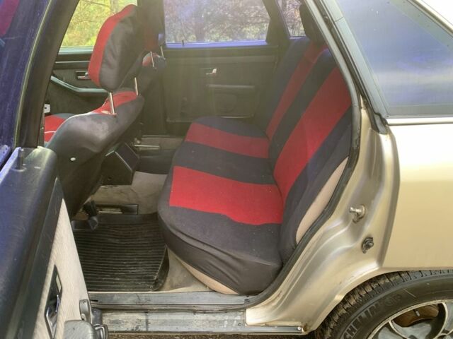 Серый Ауди 100, объемом двигателя 2.3 л и пробегом 400 тыс. км за 1400 $, фото 9 на Automoto.ua