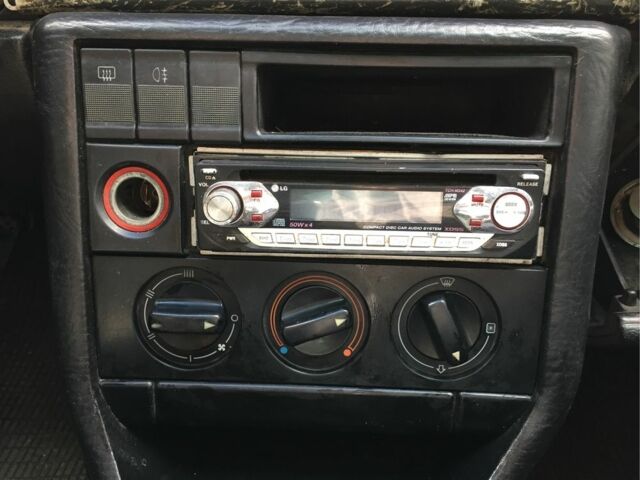 Ауди 100 1988 в Черновцах на Automoto.ua Серый Ауди 100, объемом двигателя 2 л и пробегом 270 тыс. км за 680 $, фото 14 на Automoto.ua