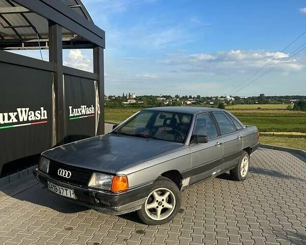 Серый Ауди 100, объемом двигателя 1.8 л и пробегом 300 тыс. км за 1099 $, фото 8 на Automoto.ua