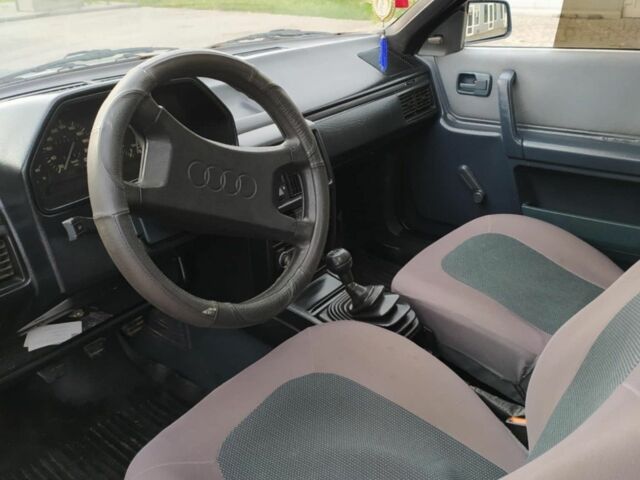 Сірий Ауді 100, об'ємом двигуна 0 л та пробігом 100 тис. км за 1700 $, фото 5 на Automoto.ua
