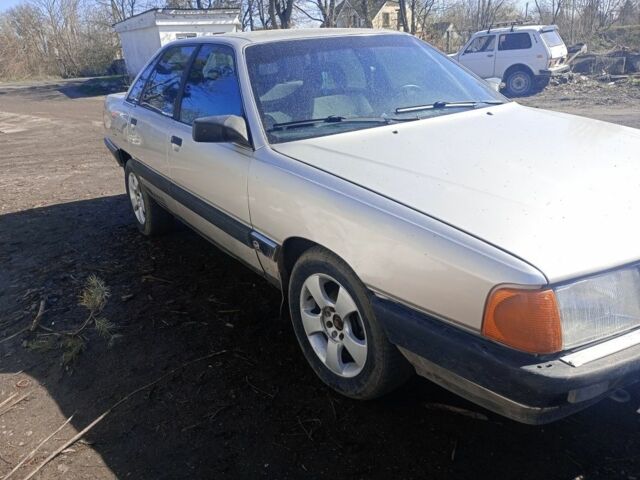 Серый Ауди 100, объемом двигателя 2 л и пробегом 500 тыс. км за 1620 $, фото 3 на Automoto.ua