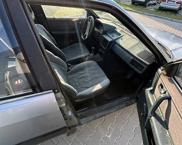 Серый Ауди 100, объемом двигателя 1.8 л и пробегом 300 тыс. км за 1099 $, фото 11 на Automoto.ua