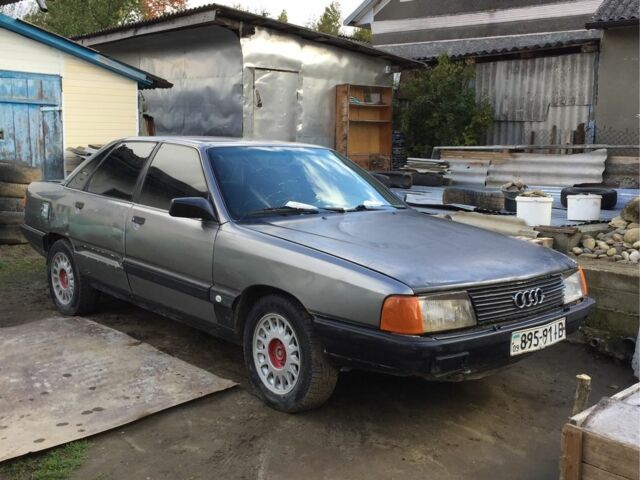 Ауди 100 1988 в Черновцах на Automoto.ua Серый Ауди 100, объемом двигателя 2 л и пробегом 270 тыс. км за 680 $, фото 2 на Automoto.ua
