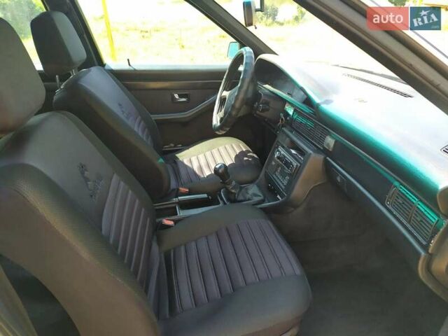 Сірий Ауді 100, об'ємом двигуна 2.3 л та пробігом 300 тис. км за 1500 $, фото 12 на Automoto.ua