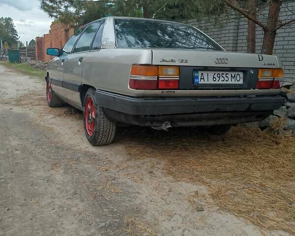 Серый Ауди 100, объемом двигателя 2 л и пробегом 263 тыс. км за 1600 $, фото 7 на Automoto.ua