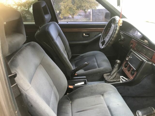 Серый Ауди 100, объемом двигателя 2.2 л и пробегом 3 тыс. км за 357 $, фото 3 на Automoto.ua