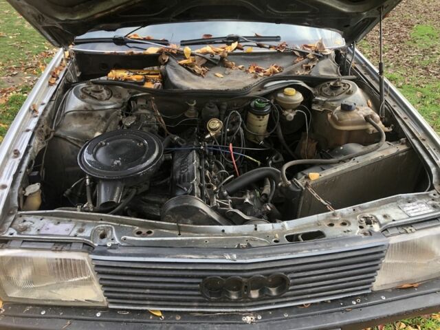 Серый Ауди 100, объемом двигателя 2.2 л и пробегом 3 тыс. км за 357 $, фото 5 на Automoto.ua