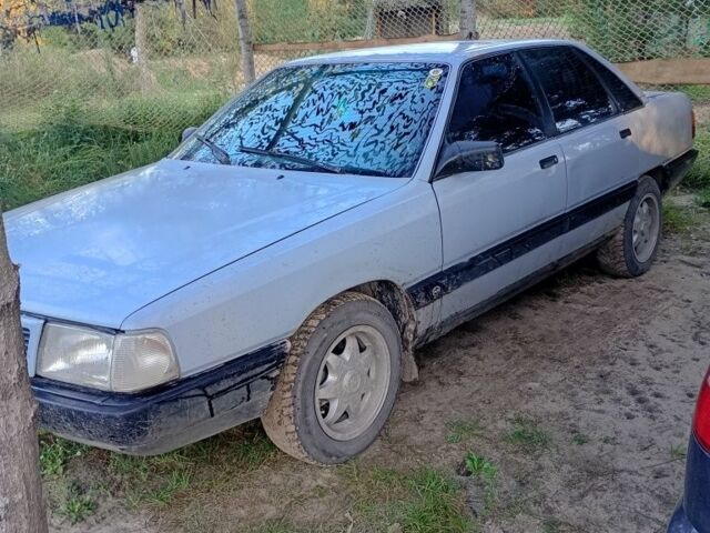 Серый Ауди 100, объемом двигателя 2 л и пробегом 275 тыс. км за 1600 $, фото 3 на Automoto.ua