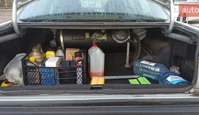 Серый Ауди 100, объемом двигателя 1.78 л и пробегом 346 тыс. км за 1700 $, фото 4 на Automoto.ua